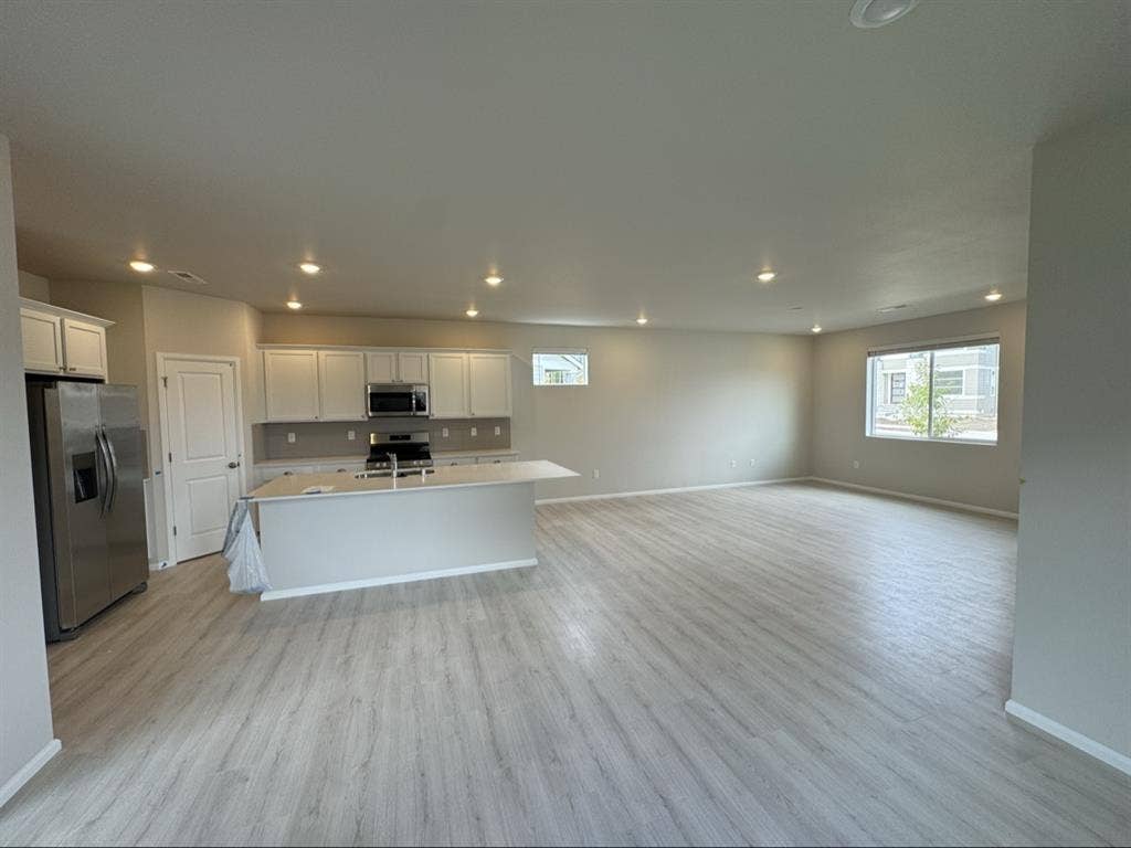 Brand spanking new house and room!