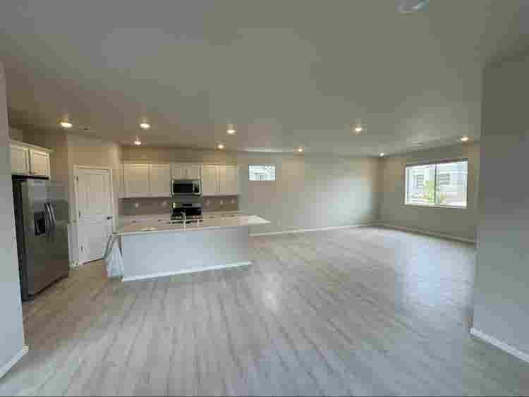 Brand spanking new house and room!