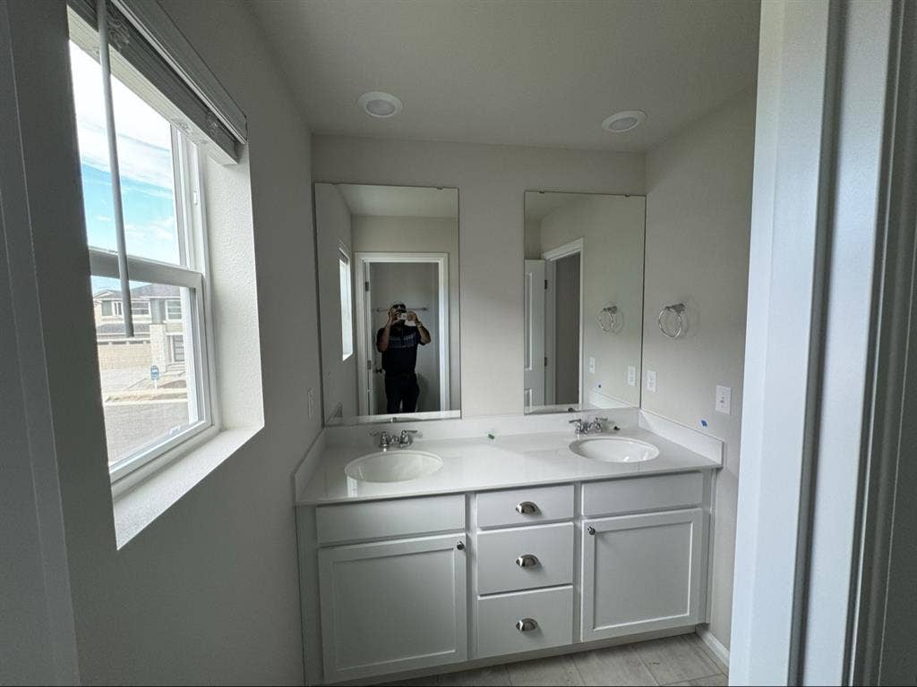 Brand spanking new house and room!