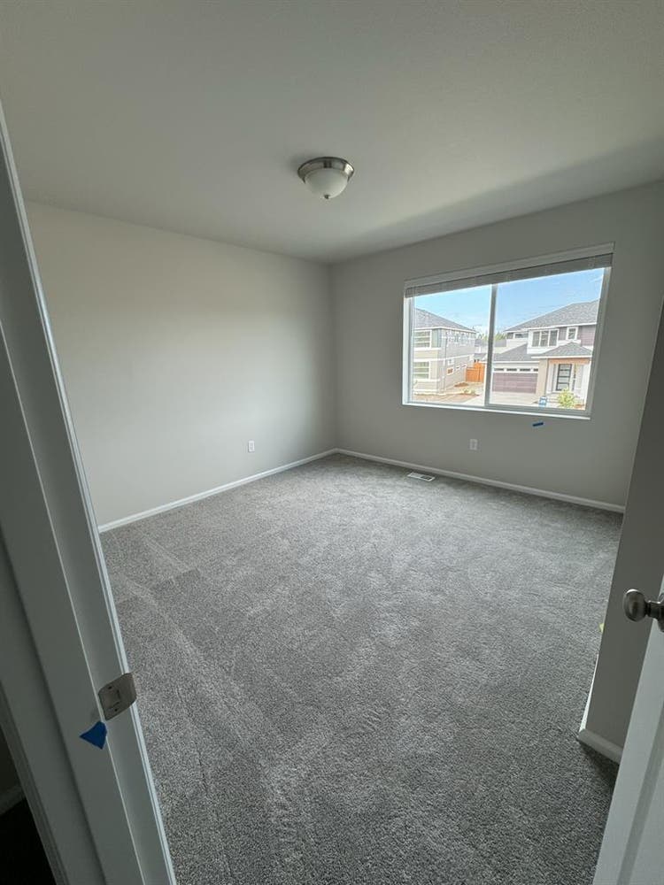 Brand spanking new house and room!