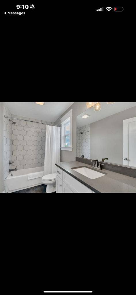 Looking for a roommate!