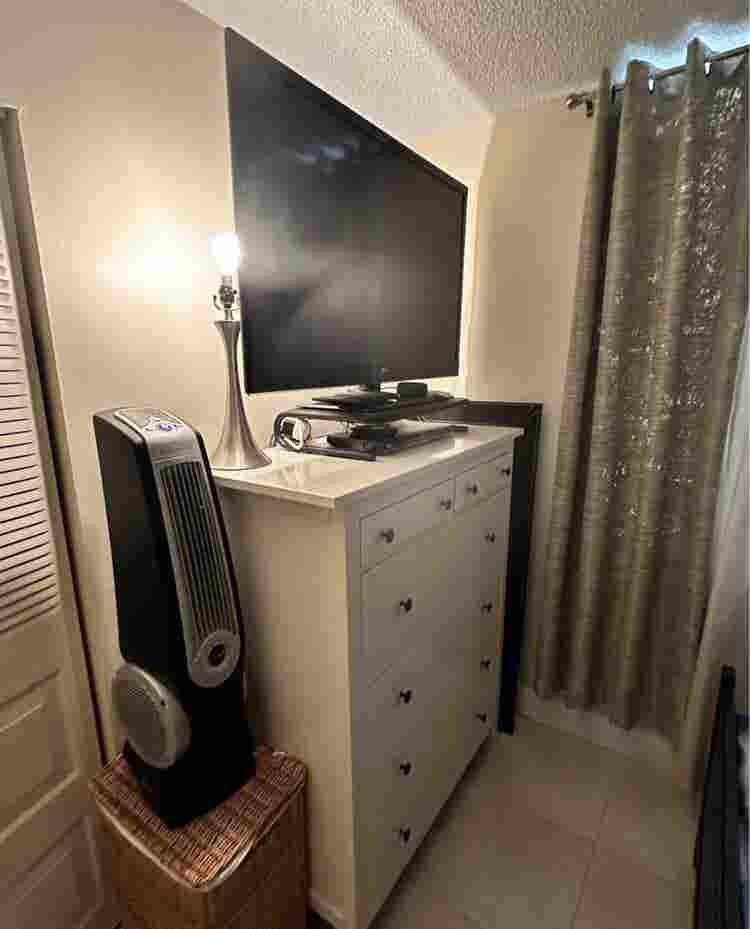 Zen Furnished Bedroom/Private Bath