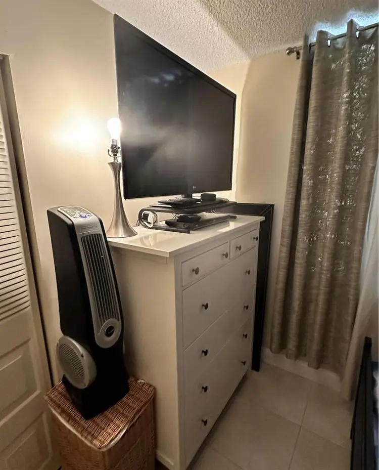 Zen Furnished Bedroom/Private Bath