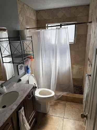 Looking for a cool Roomate
