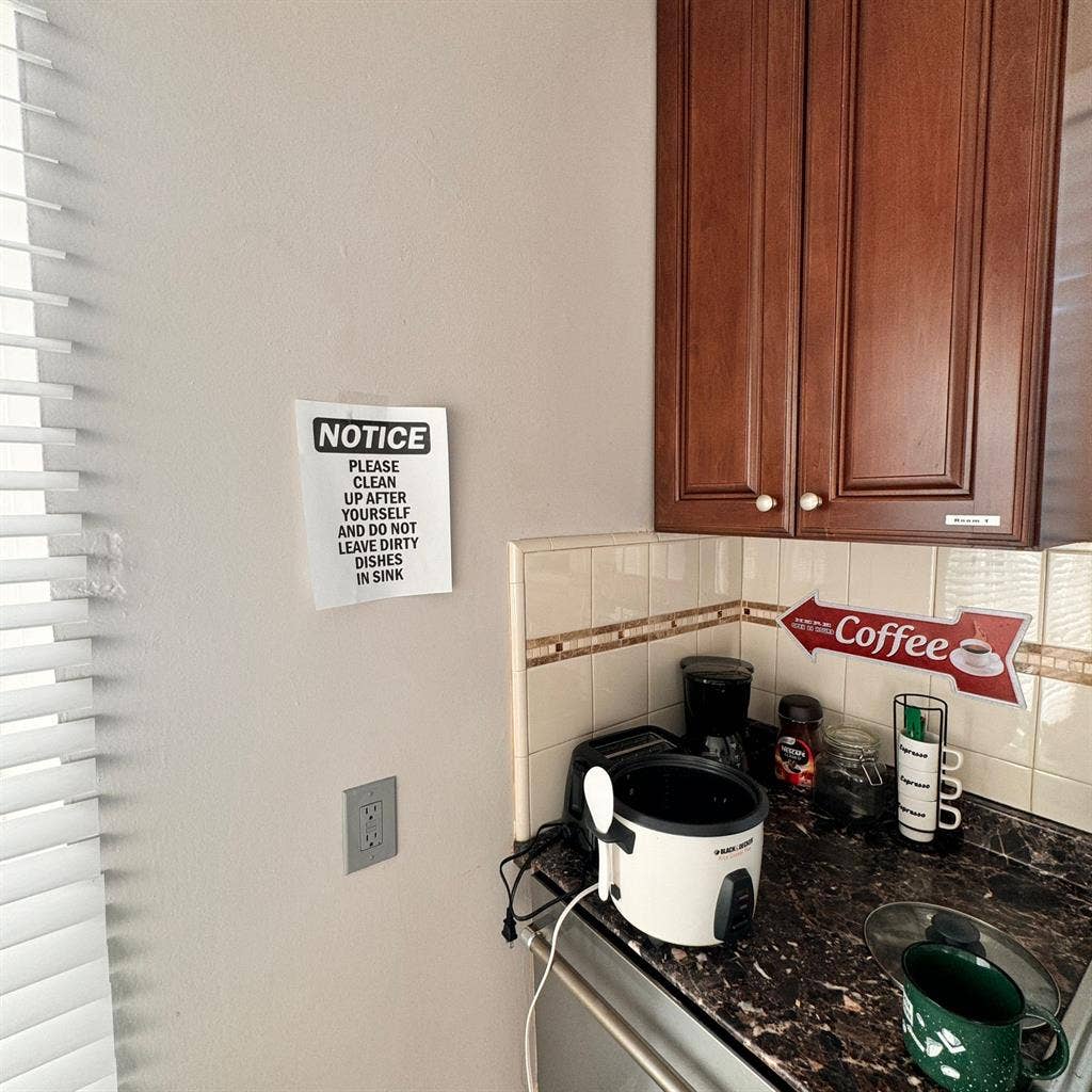 Private Rooms in 6BDS House