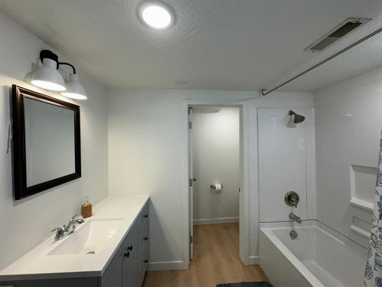 Private Rooms in 6BDS House