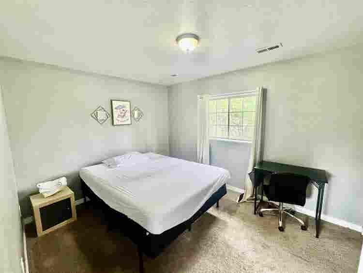Private Rooms in 6BDS House