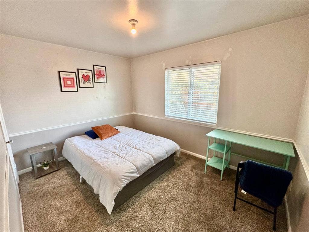 Private Rooms in 6BDS House