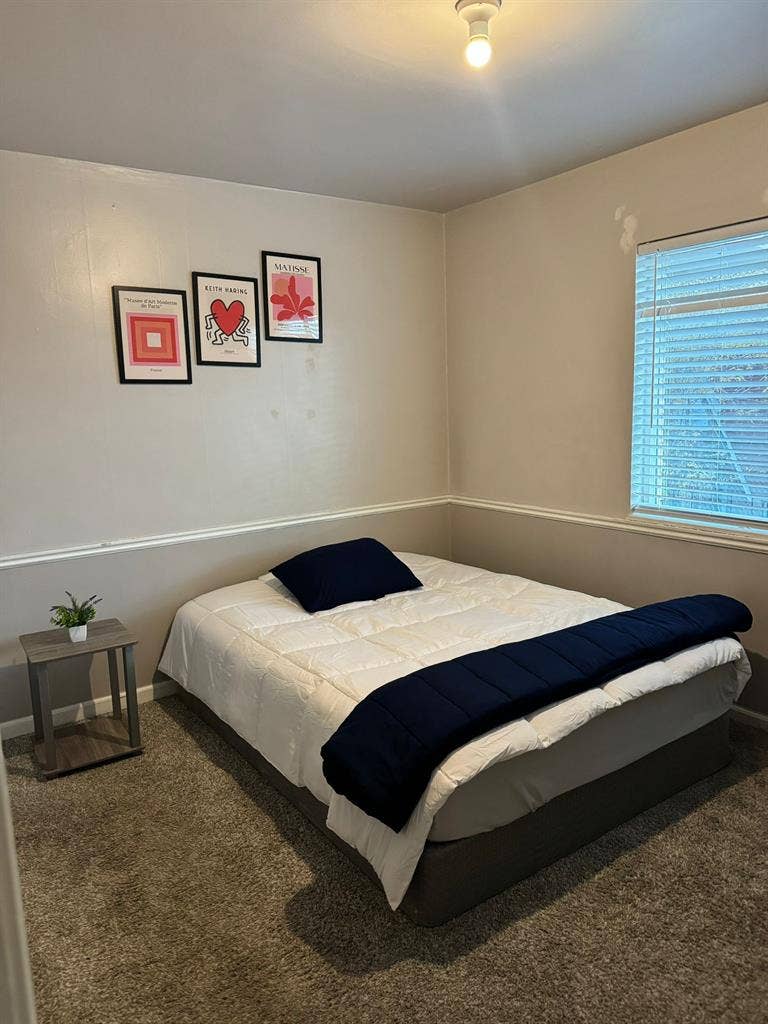 Private Rooms in 6BDS House