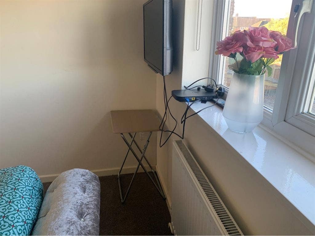 Room available for female tenant