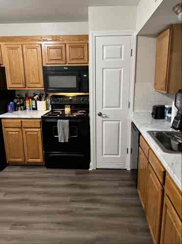 Female roommate wanted