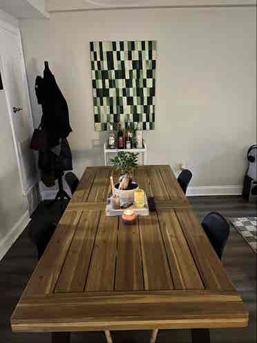 Female roommate wanted