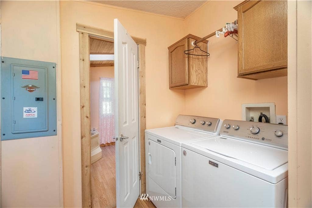 2 ROOMS Available! Friendly House!