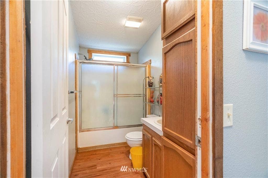 2 ROOMS Available! Friendly House!