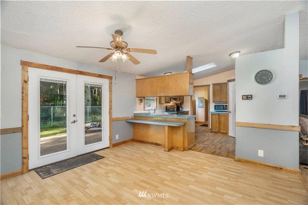 2 ROOMS Available! Friendly House!