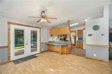 2 ROOMS Available! Friendly House!
