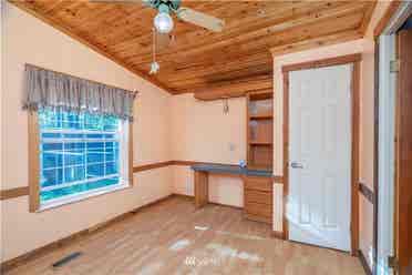 2 ROOMS Available! Friendly House!