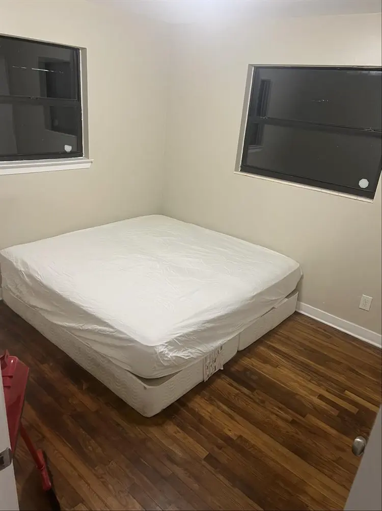 One bedroom in house /big yard