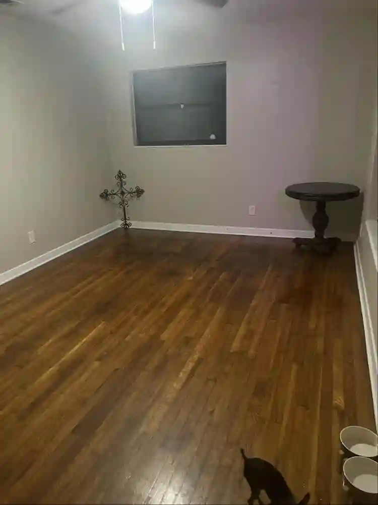 One bedroom in house /big yard