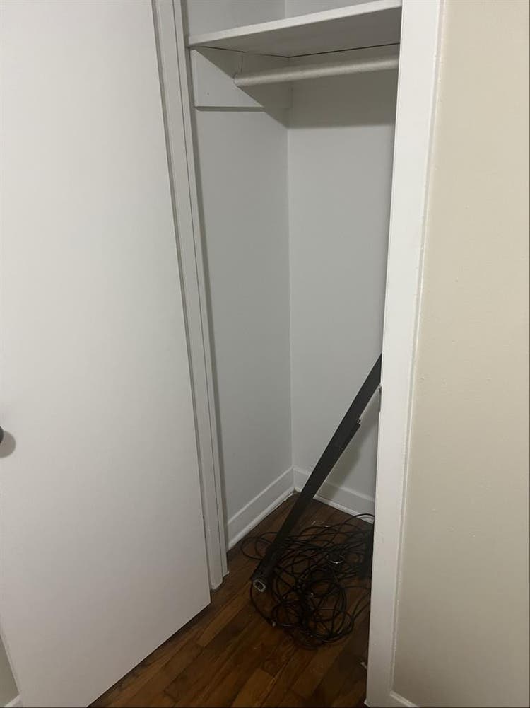 One bedroom in house /big yard