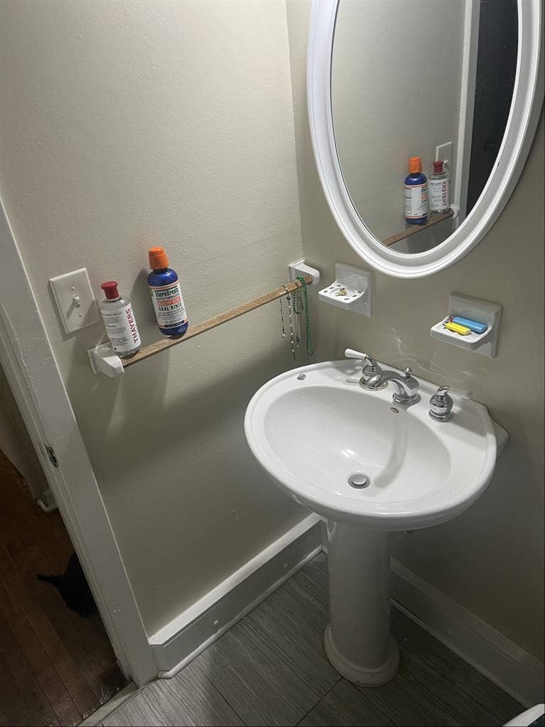 One bedroom in house /big yard