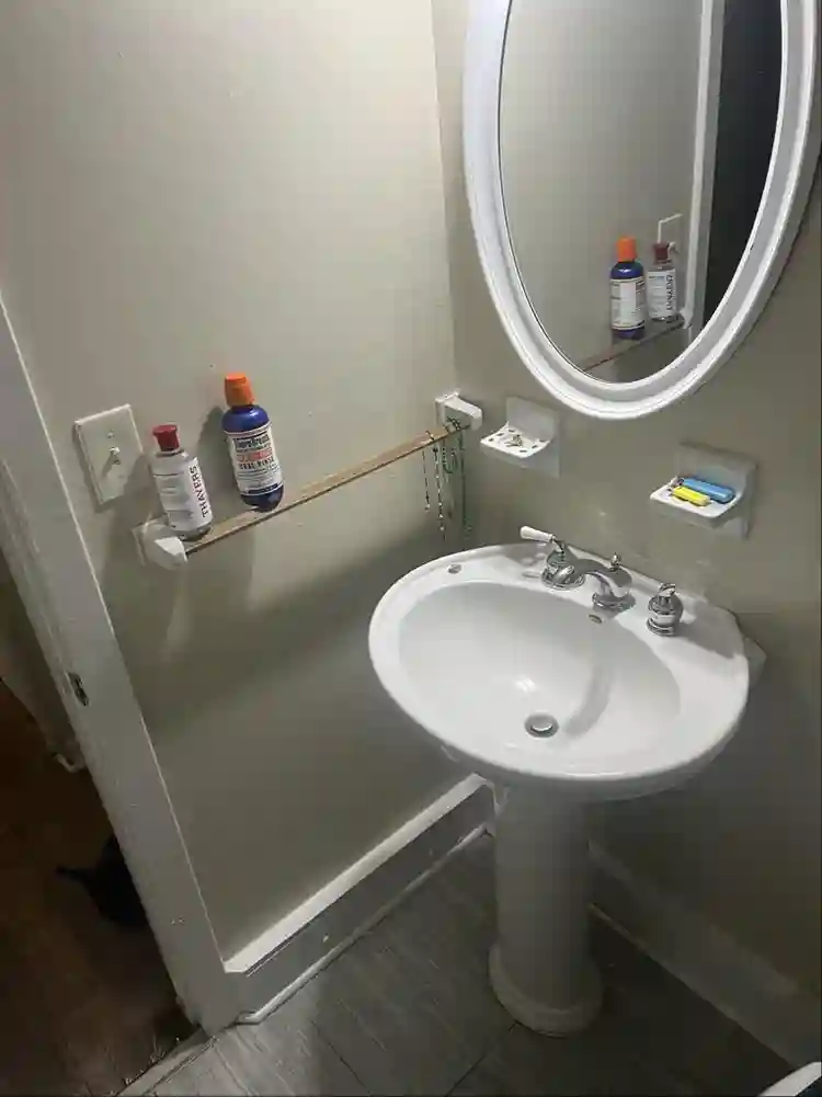 One bedroom in house /big yard