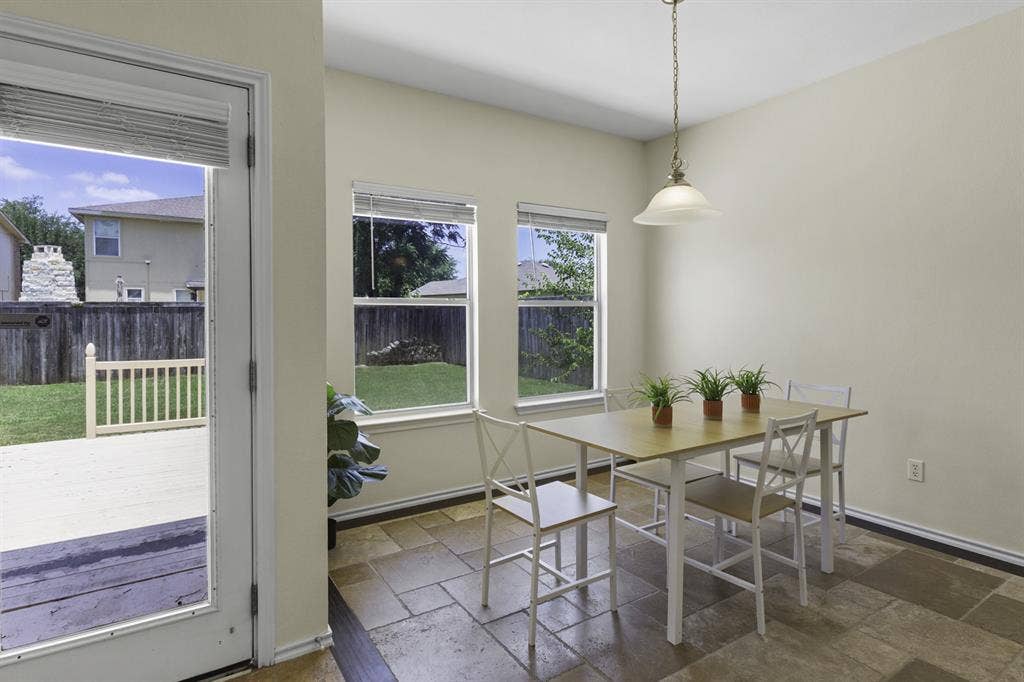 Spacious, modern room for rent
