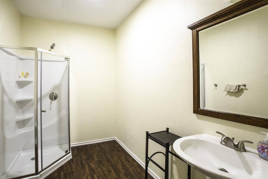 Spacious, modern room for rent