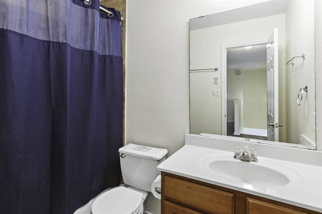 Spacious, modern room for rent