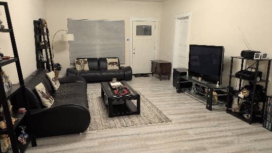Room For Rent With Shared Bathroom