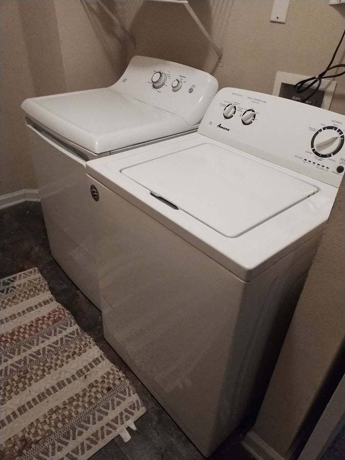 Conyers, GA --- Clean Room For Rent