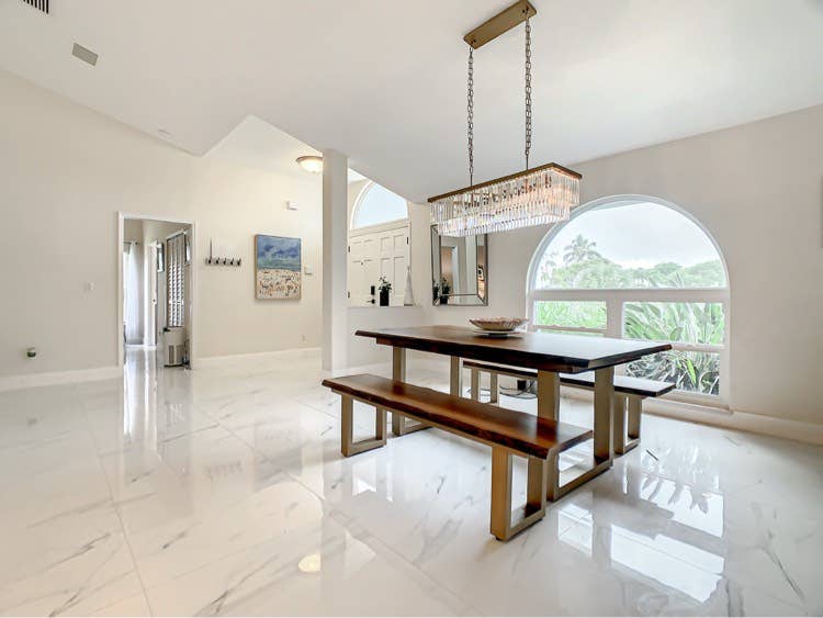 Gorgeous home private beach access