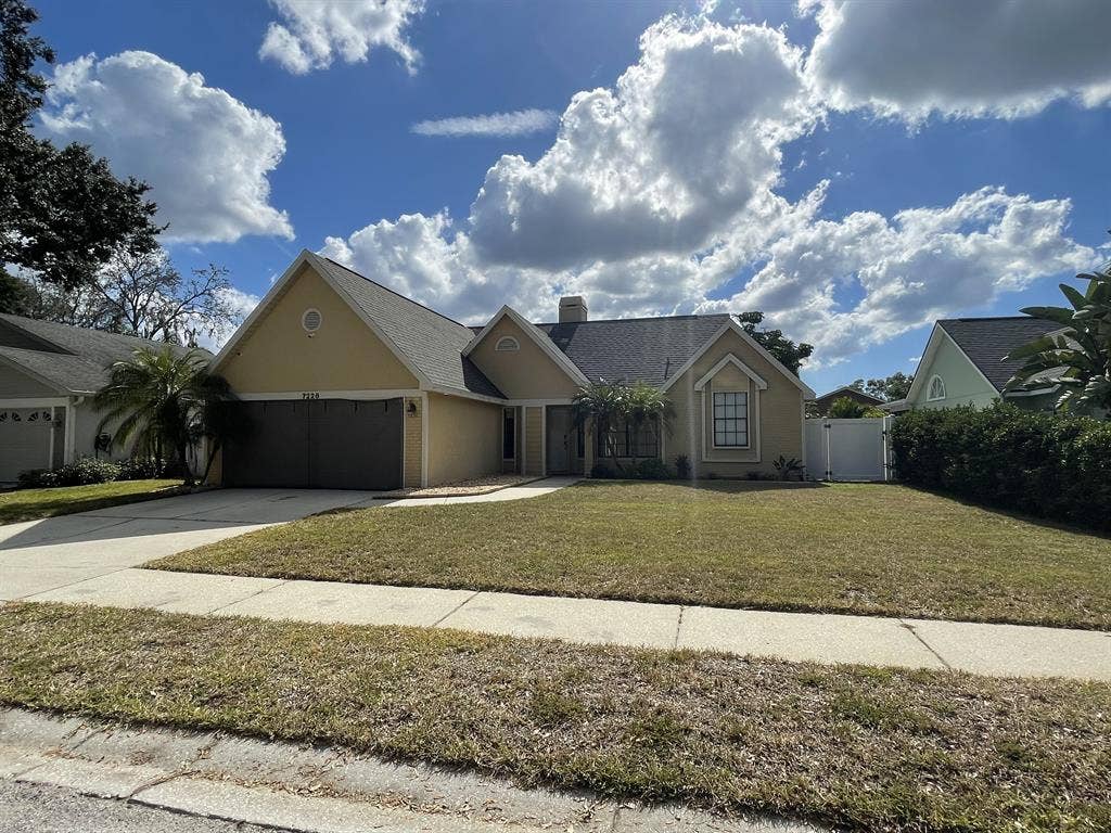 Room for Rent in 4br House