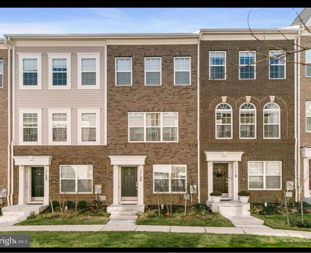 townhome, fully furnished