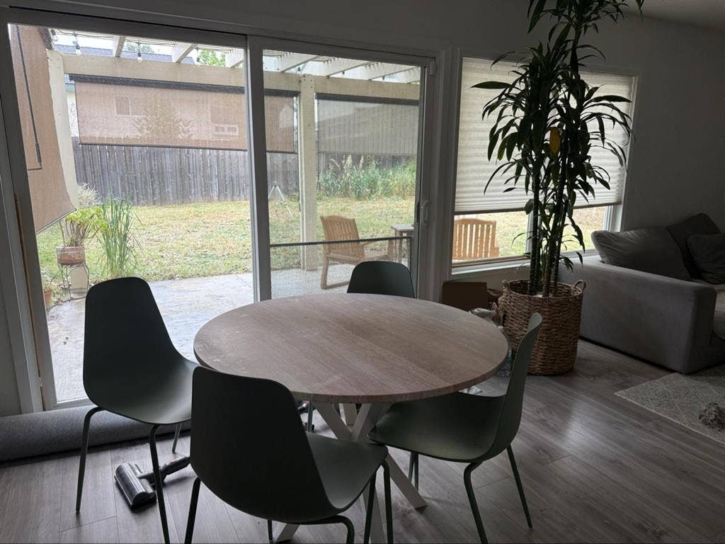 Room for rent; remodeled Townhome