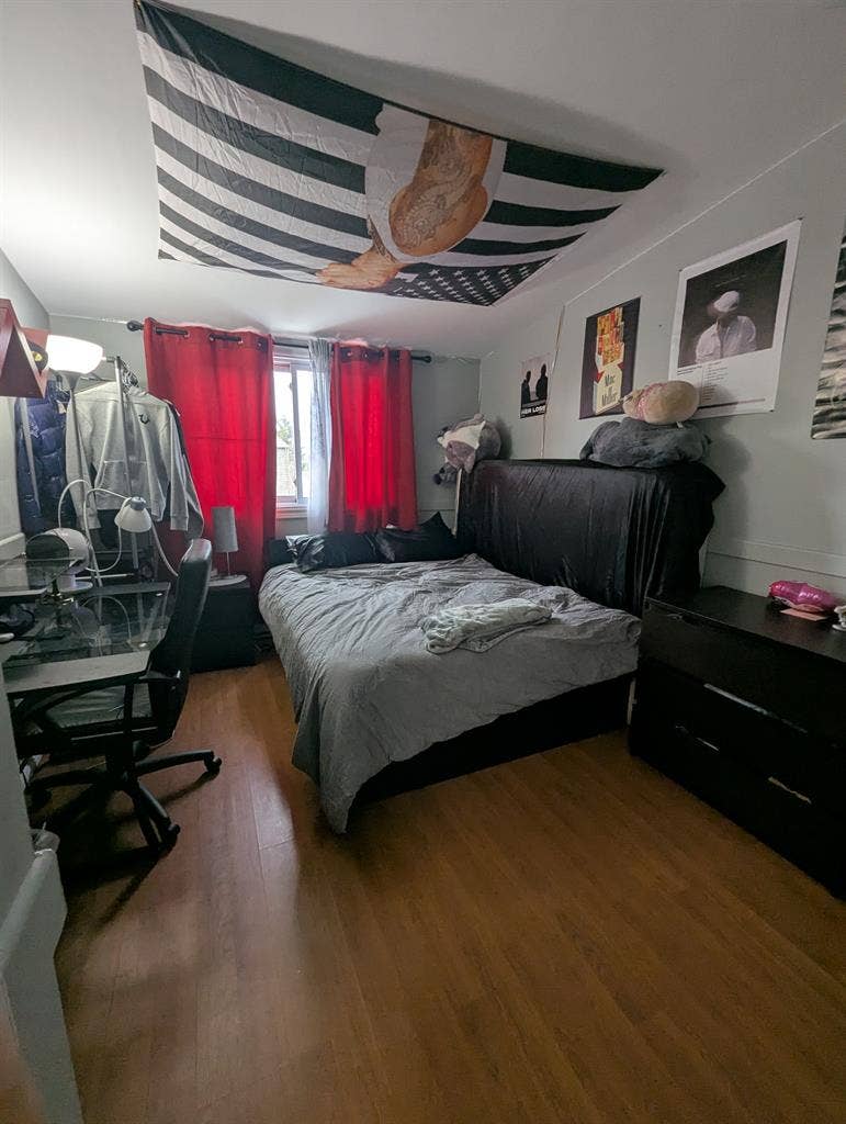 Room For Rent (Western/ Fanshawe)
