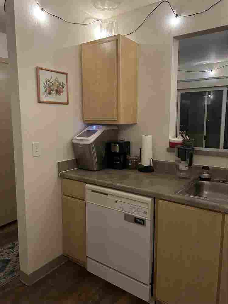 Looking for a roomie, open august!