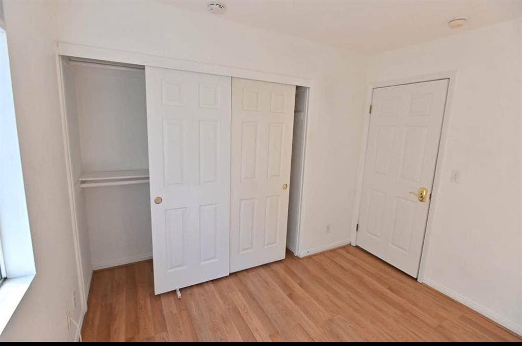 Room for rent in Northridge