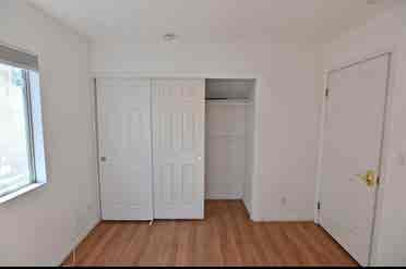 Room for rent in Northridge