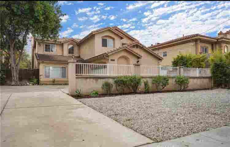 Room for rent in Northridge