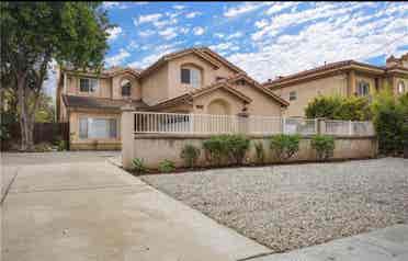 Room for rent in Northridge