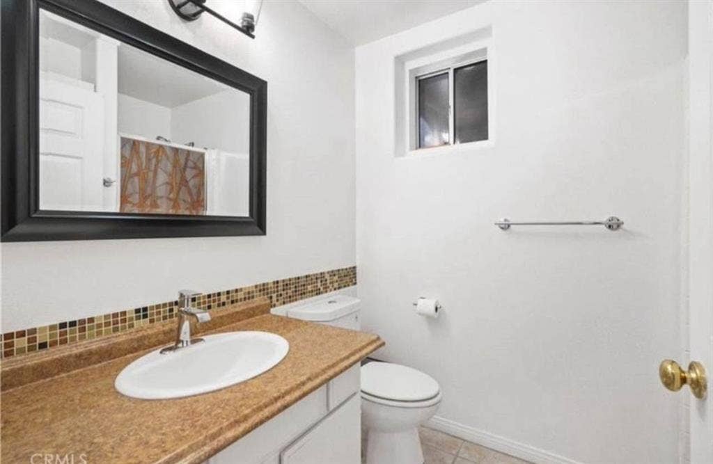 Room for rent in Northridge