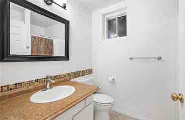 Room for rent in Northridge