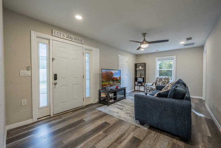 3 Rooms for Rent