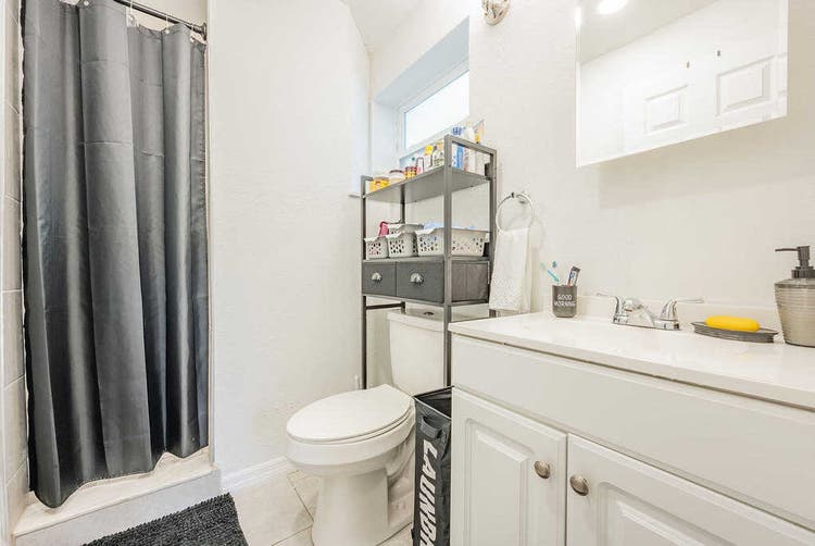 3 Rooms for Rent