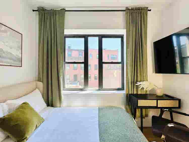 Bright Bedroom in Fort Green - #