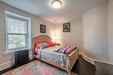 Fully-furnished private room!