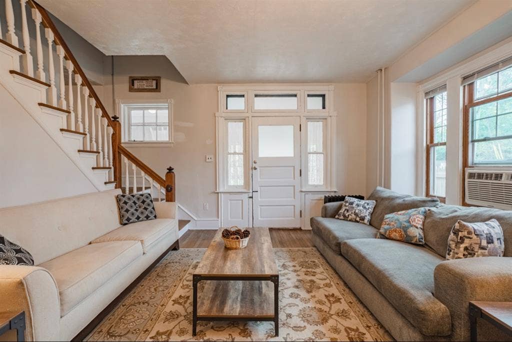 Fully-furnished private room!