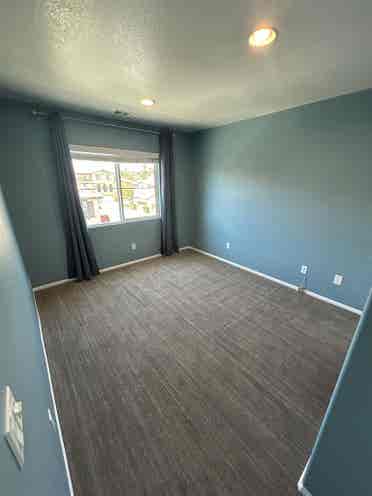 Roommate for my Cal Oaks townhouse
