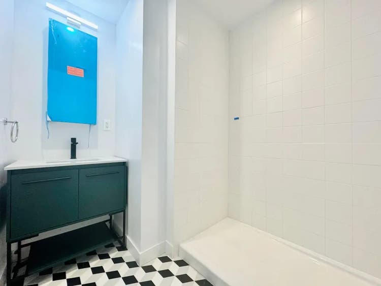 Furnished Room in Dekalb - #